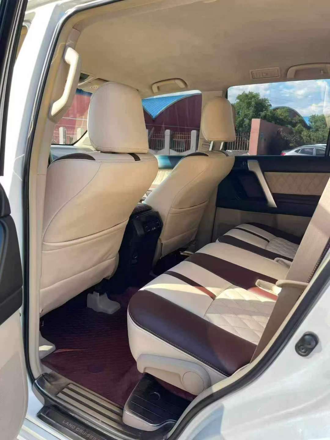 Toyota Prado 2011 2700 9