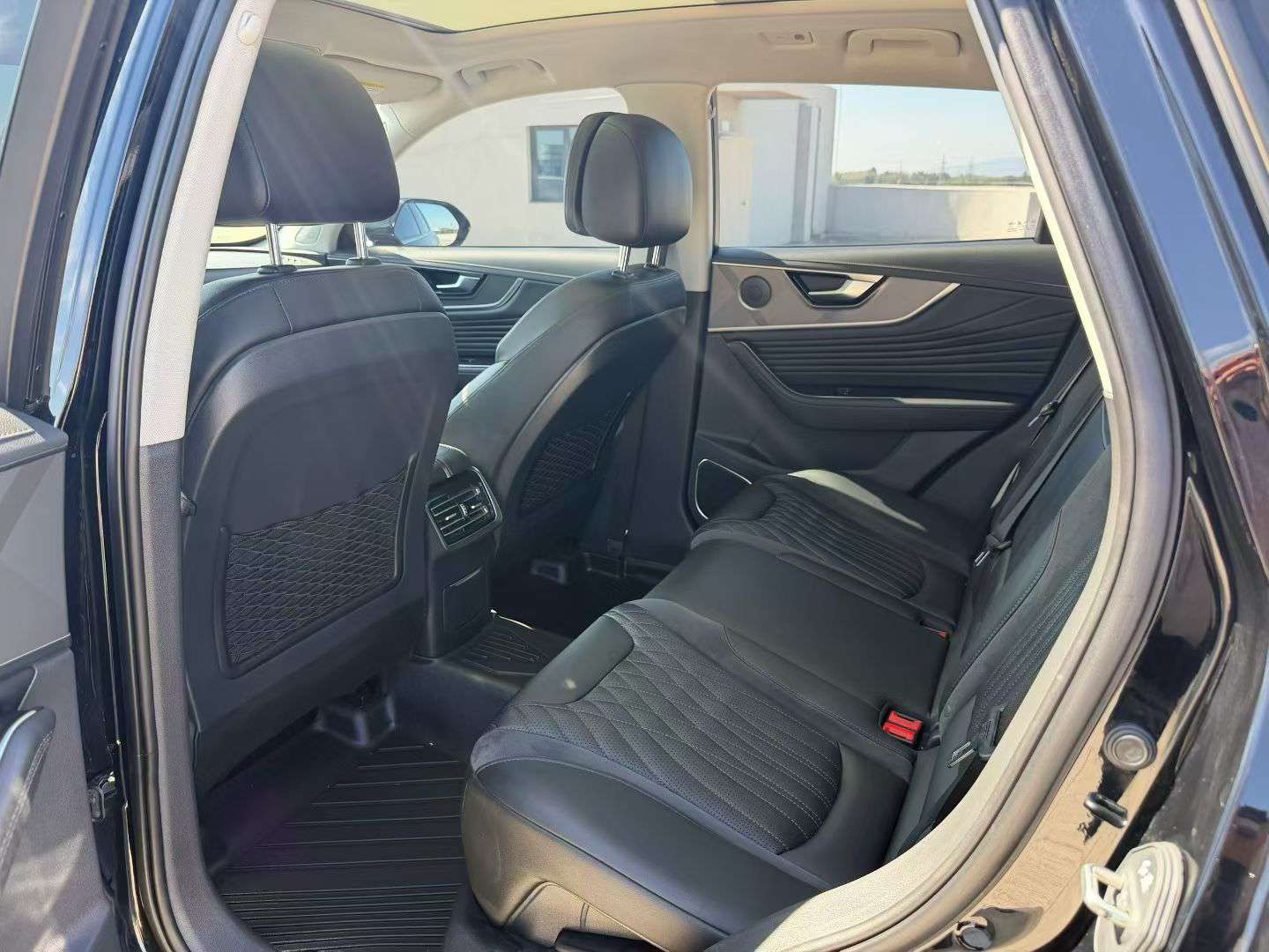 Hongqi HS5 2.0T FWD Qi Xiang PRO Edition 6