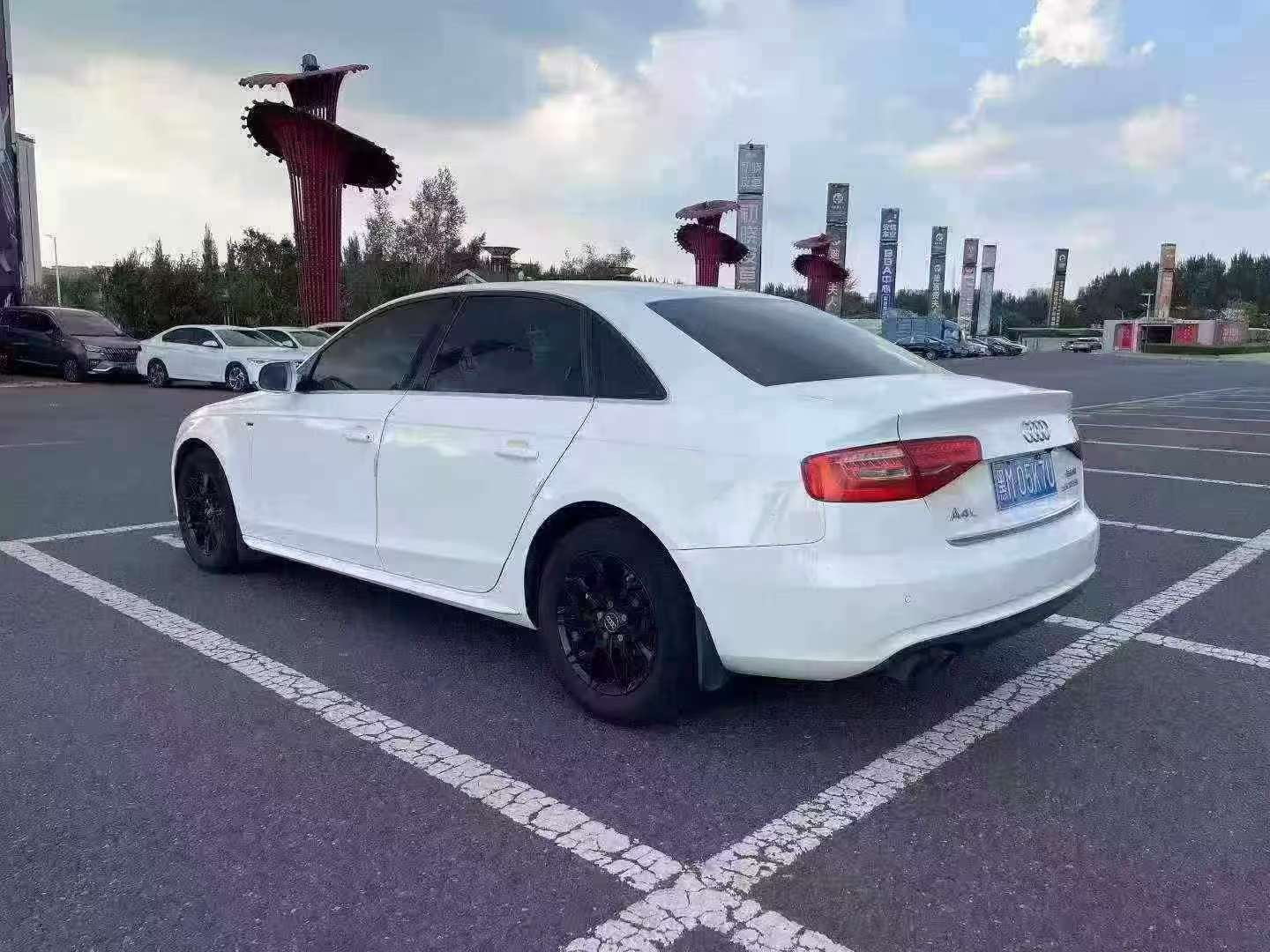 Audi A4L 2013 2.0T Automatic 5