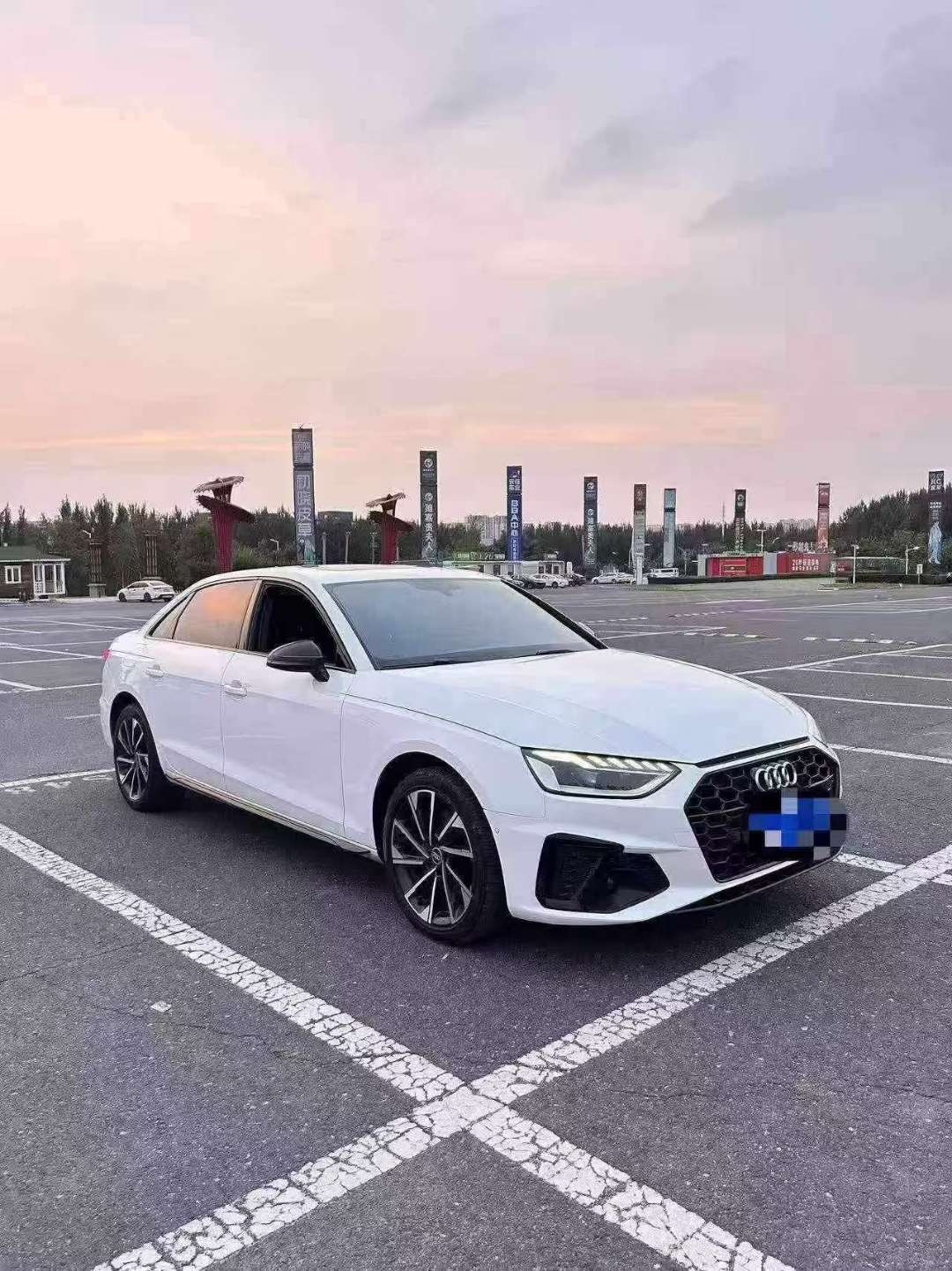 Audi A4L Luxury Dynamic 3