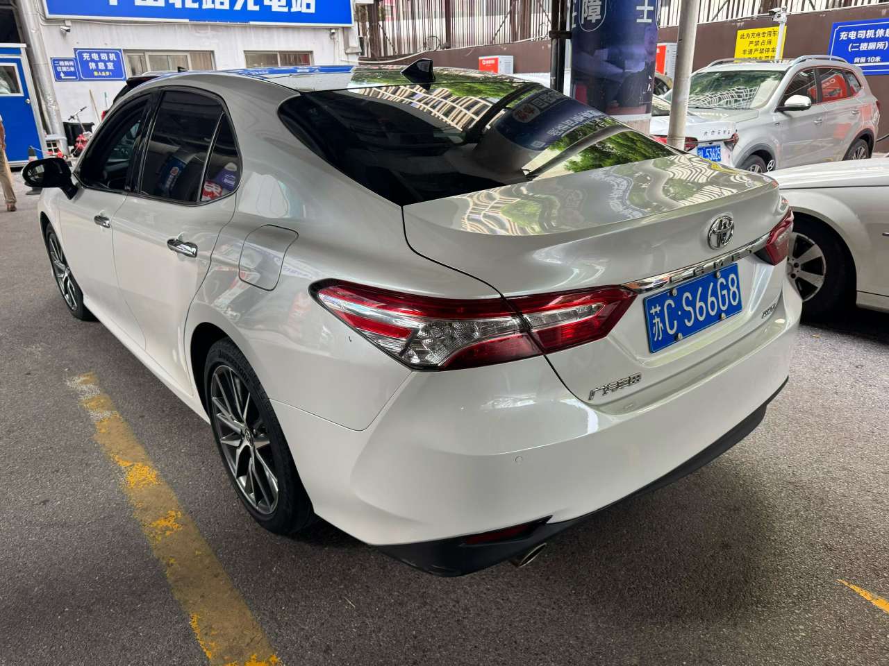 Toyota Camry 8