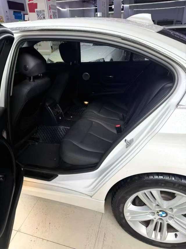 BMW 3 Series 320Li Advance Edition 6