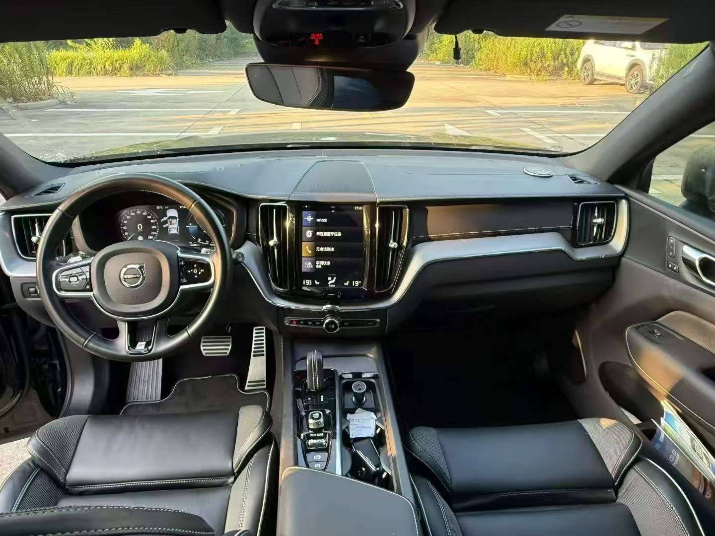 Volvo XC60 T8 Plug-in Hybrid Zhiyuan Sport 9