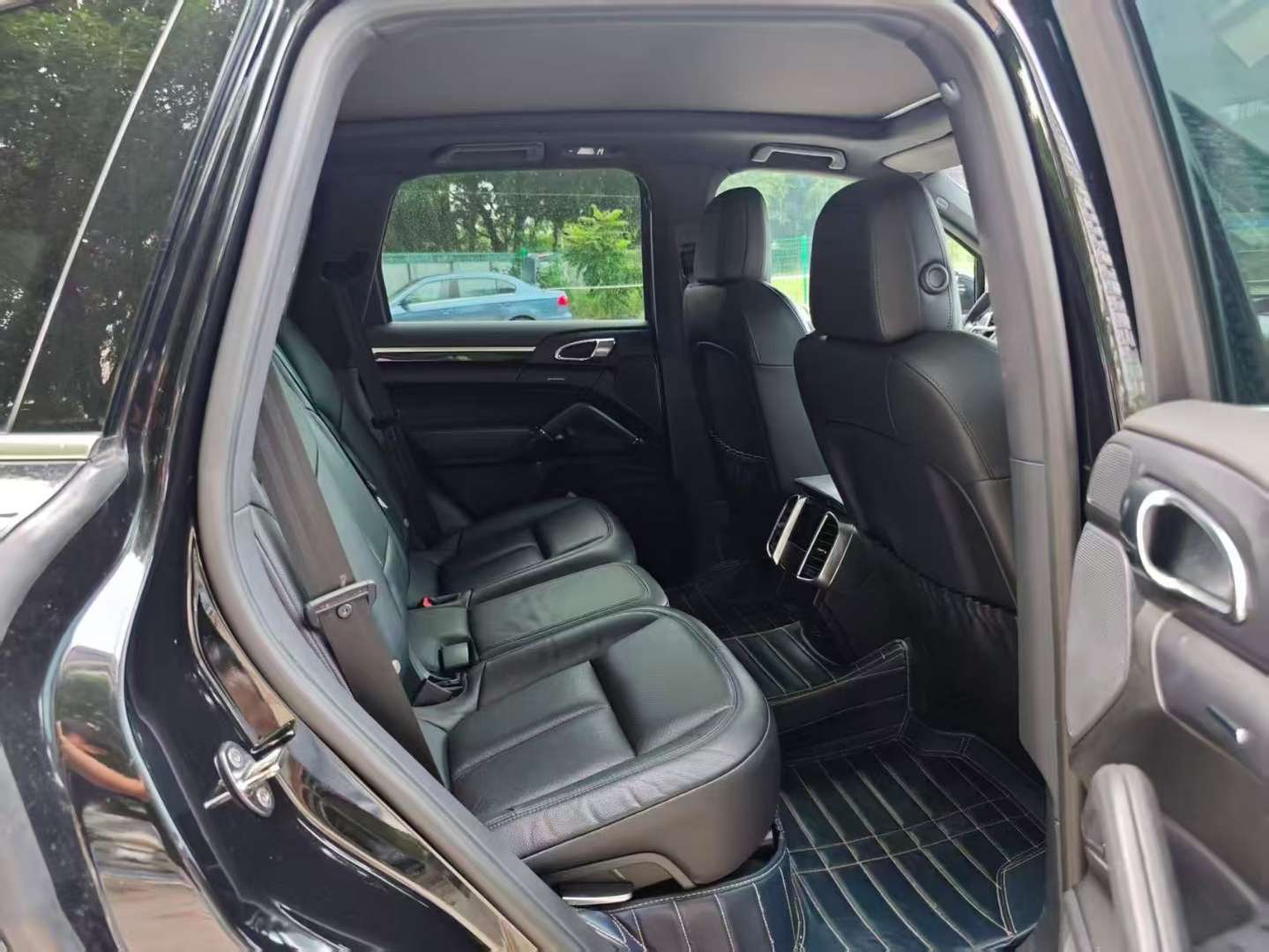 Porsche Cayenne 6