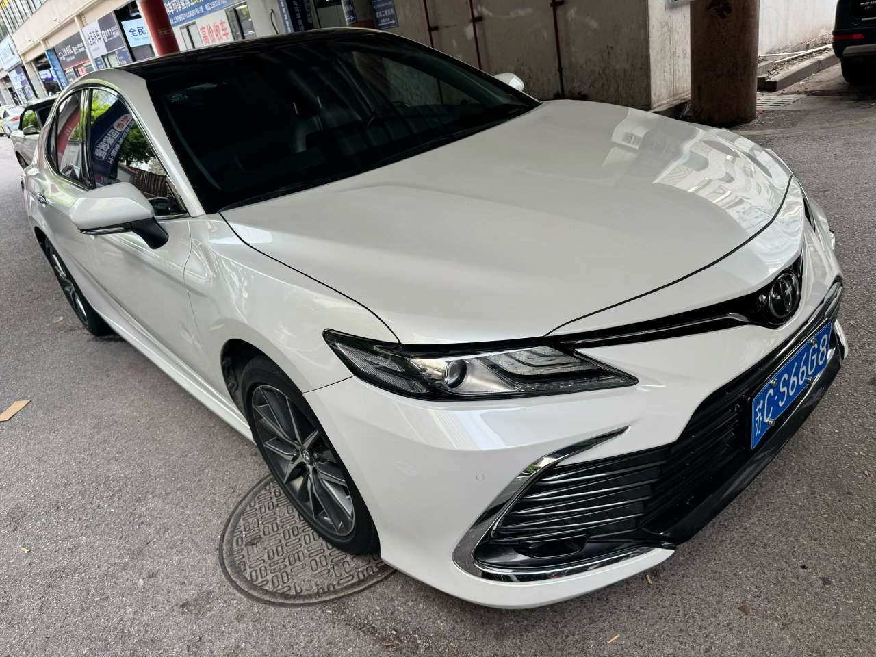 Toyota Camry 2