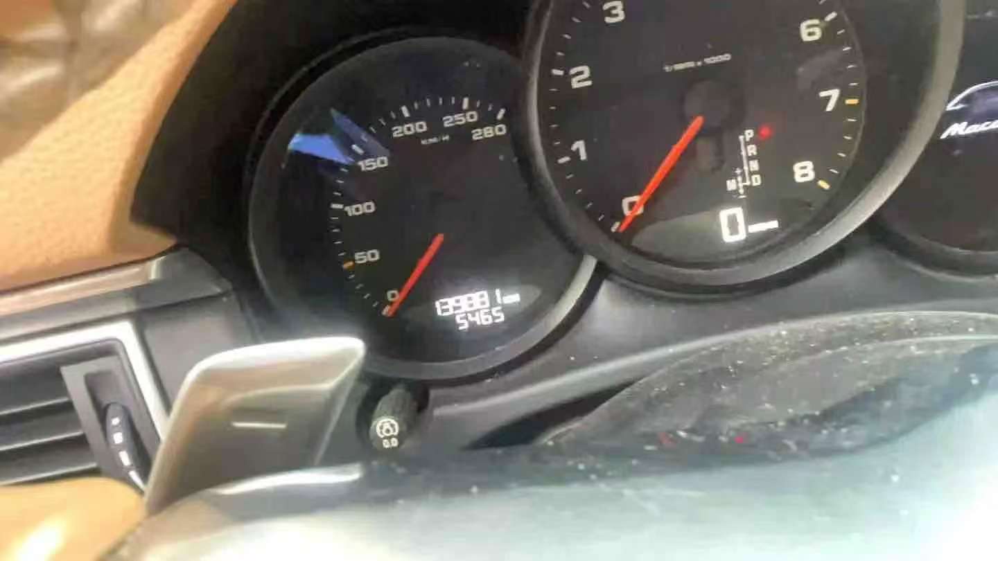 Porsche Macan 2.0T 6