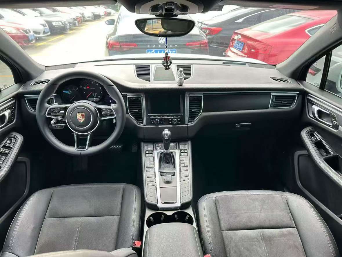 Porsche Macan 2.0T Automatic Panoramic Sunroof Seat Heating Bose Sound System 8