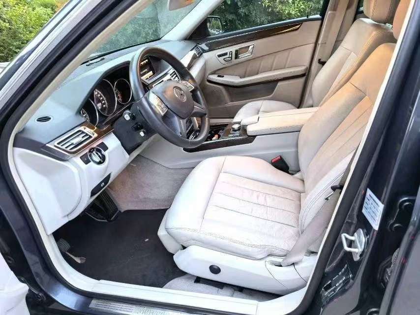 Mercedes-Benz E-Class E260L 1.8T Luxury 7