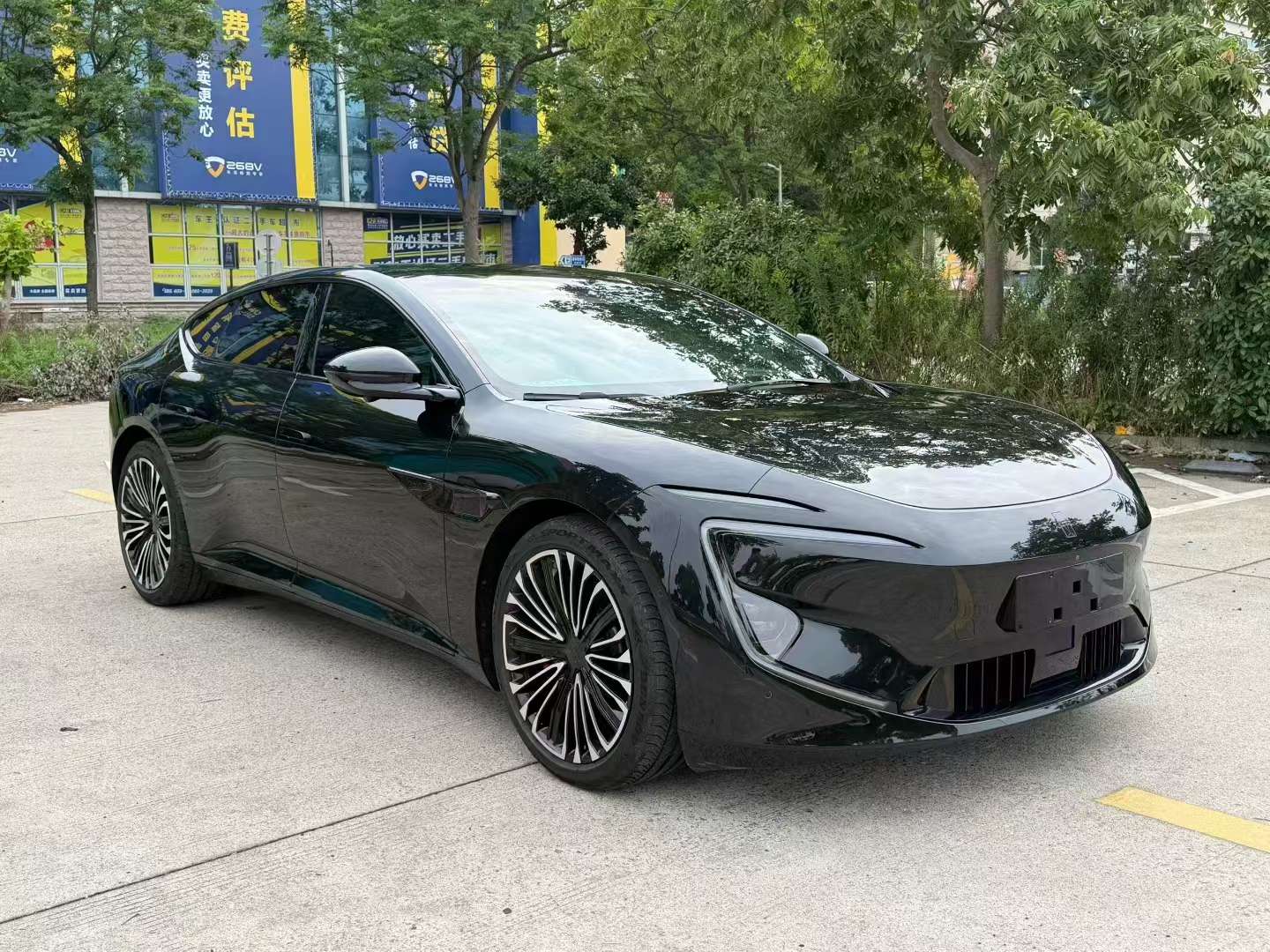 Avatr 12 Triple LiDAR AWD Performance Edition 6