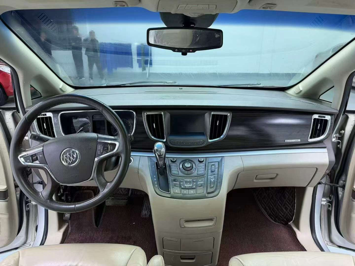 Buick GL8 3.0 Luxury 8