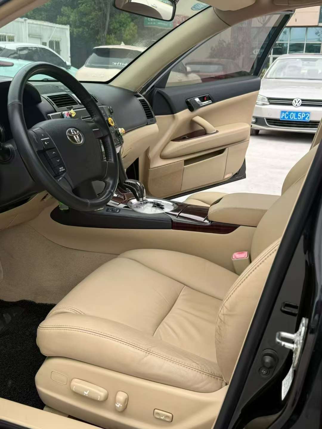 Toyota Reiz 7