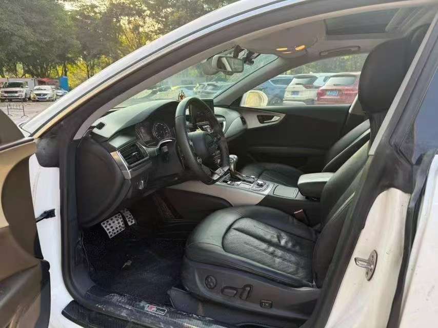 Audi A7 2.5L Standard 7