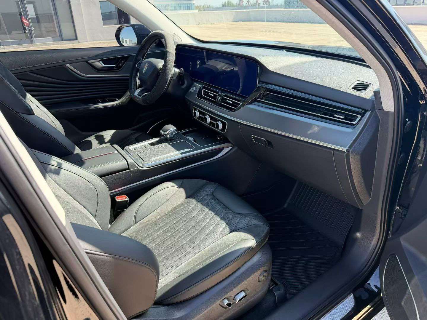 Hongqi HS5 2.0T FWD Qi Xiang PRO Edition 5