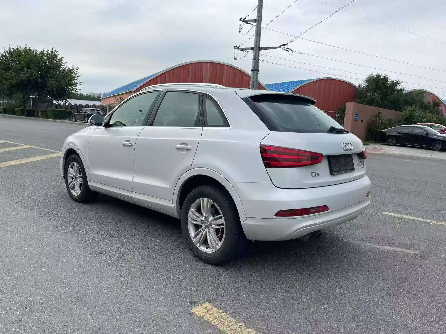 Audi Q3 2.0T Automatic AWD 5