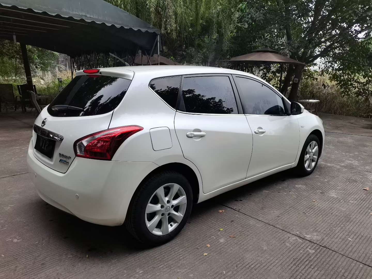 Nissan Tiida 1.6L Automatic with Sunroof 3