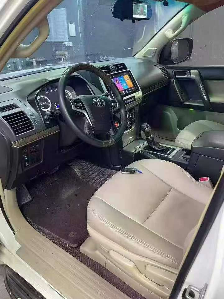 Toyota Prado 2010 2.7 Automatic 4WD 7