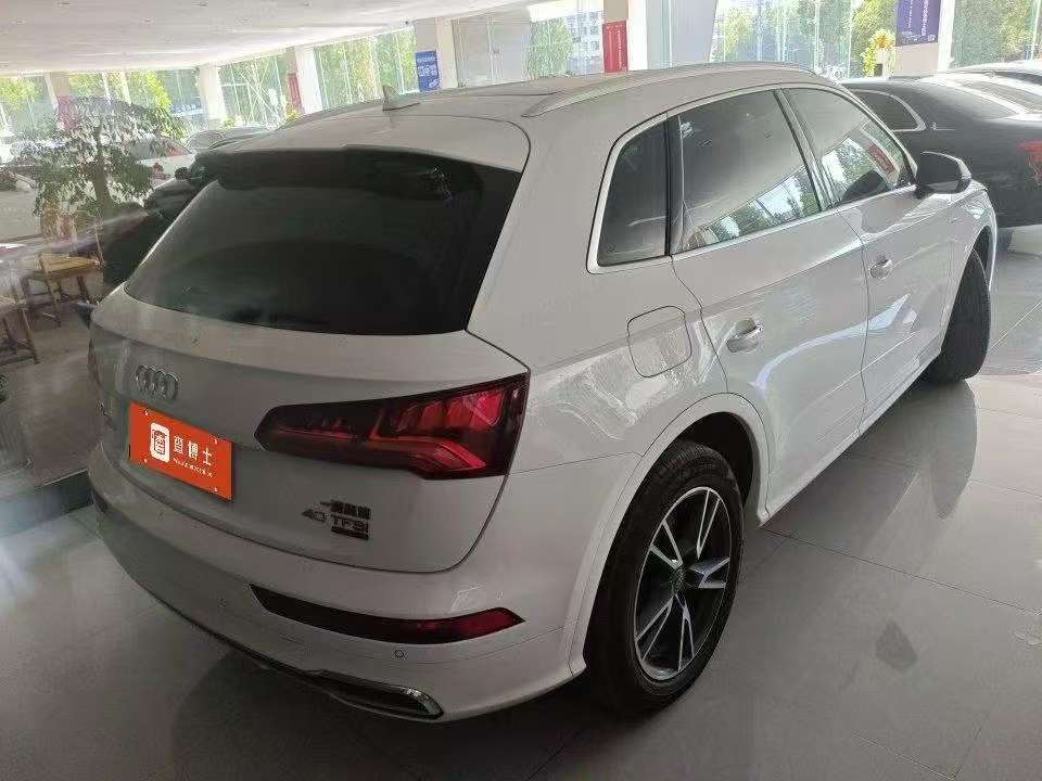 Audi Q5L 2.0TFSI 40TFSI Enjoy Fashion Trim 3