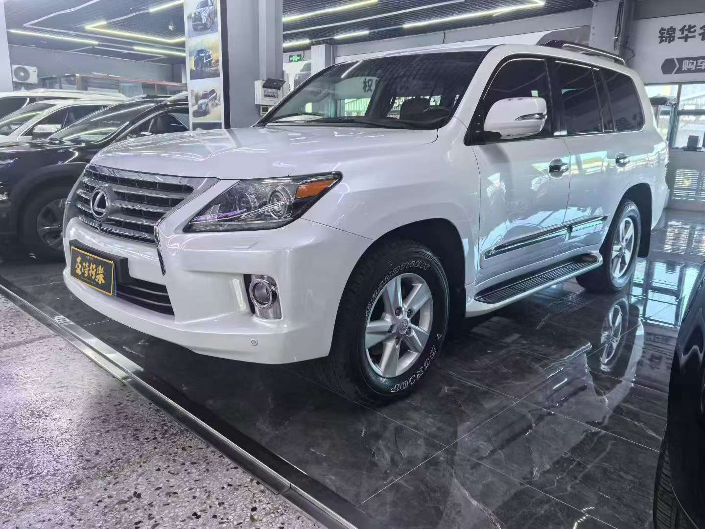 Lexus LX 2013 5.7L V8 6-Speed Automatic 6
