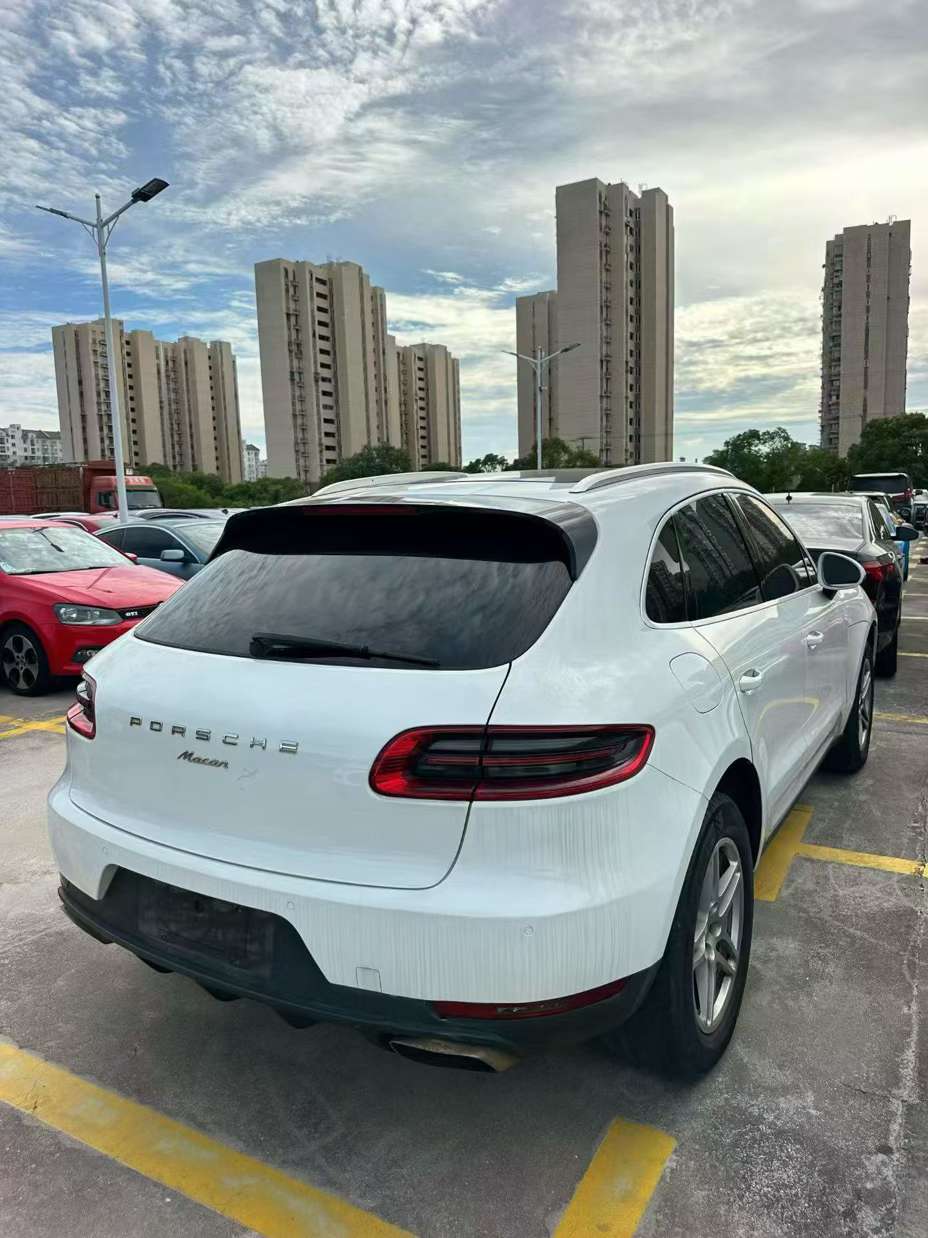 Porsche Macan 2.0T Automatic Panoramic Sunroof Seat Heating Bose Sound System 4