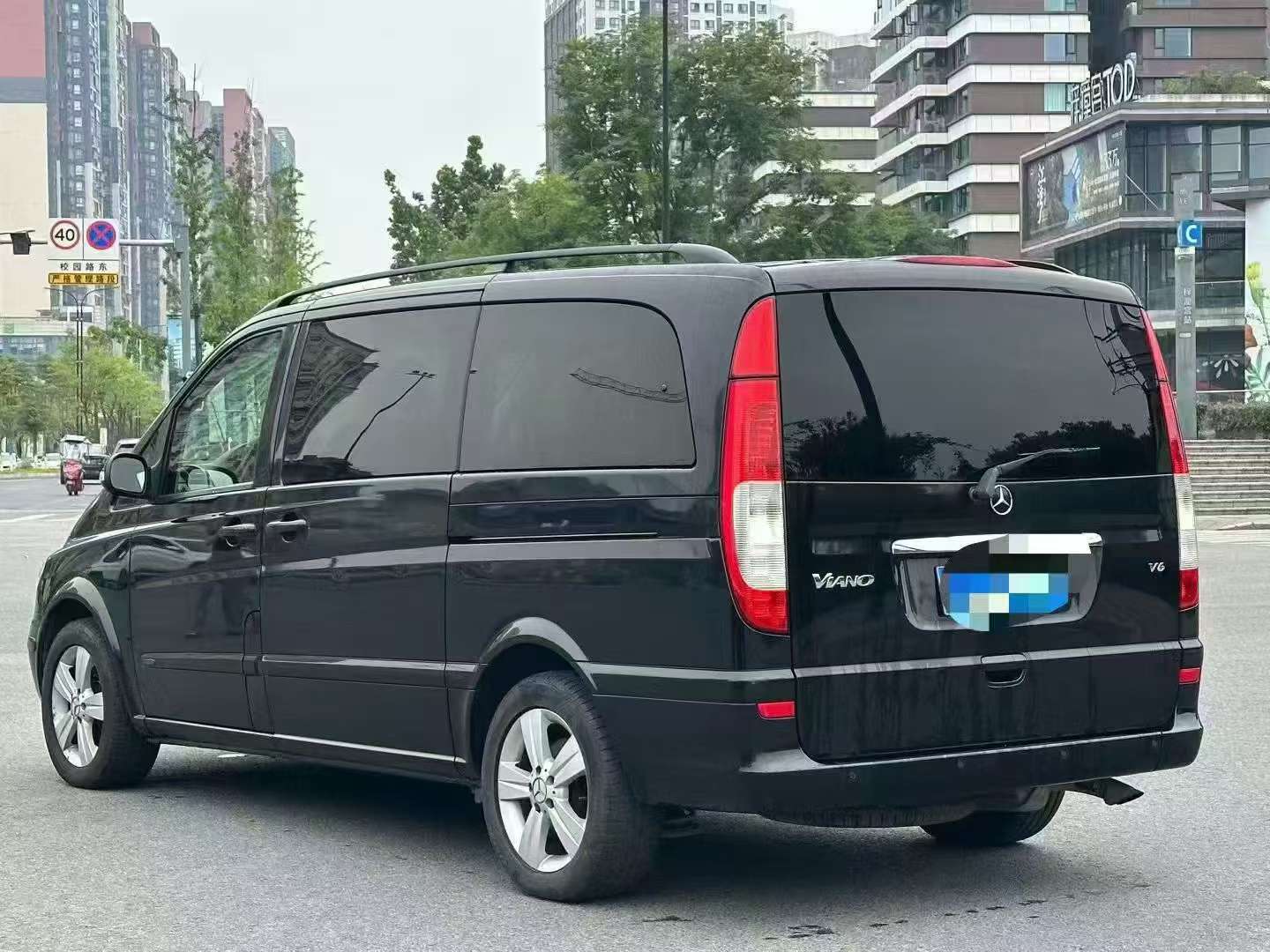 Mercedes-Benz Viano 2