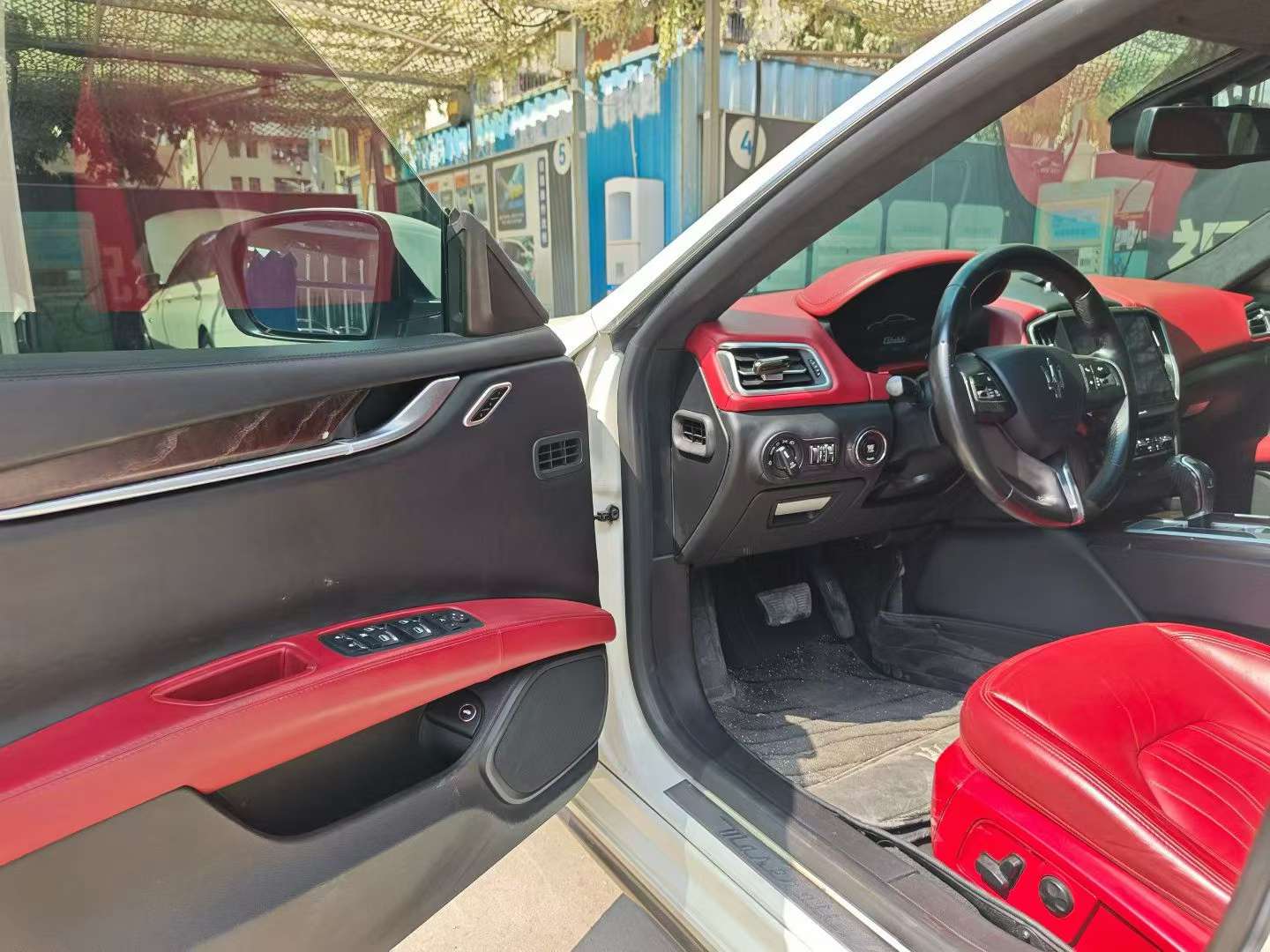 Maserati Ghibli 3.0T Standard 4
