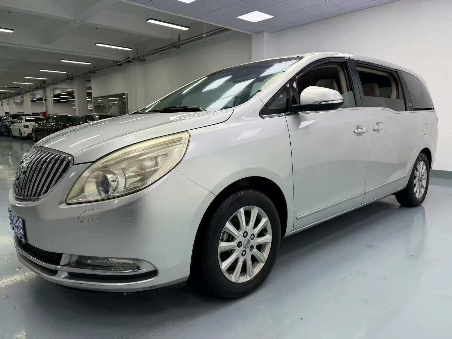 Buick GL8 3.0 Luxury