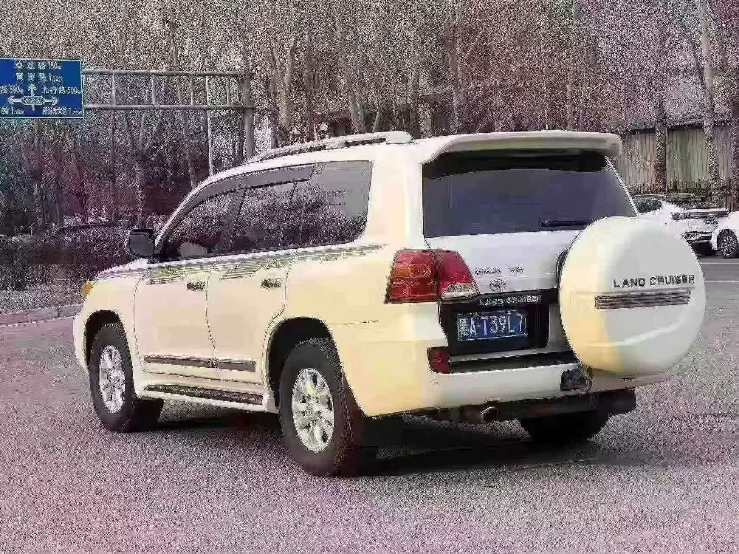 Toyota Land Cruiser 2015 Middle East Spec 8-Seater 5