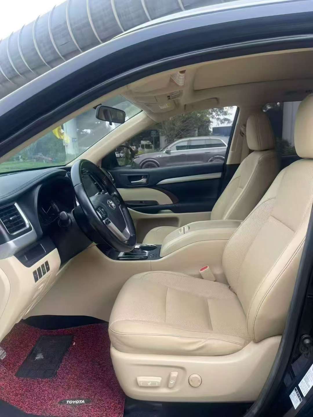 Toyota Highlander 2.0T AWD Luxury Navigation Edition 6