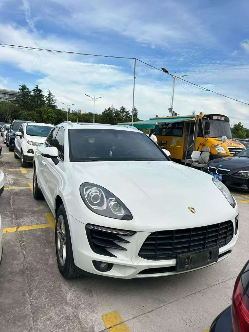 Porsche Macan 2.0T Automatic Panoramic Sunroof Seat Heating Bose Sound System