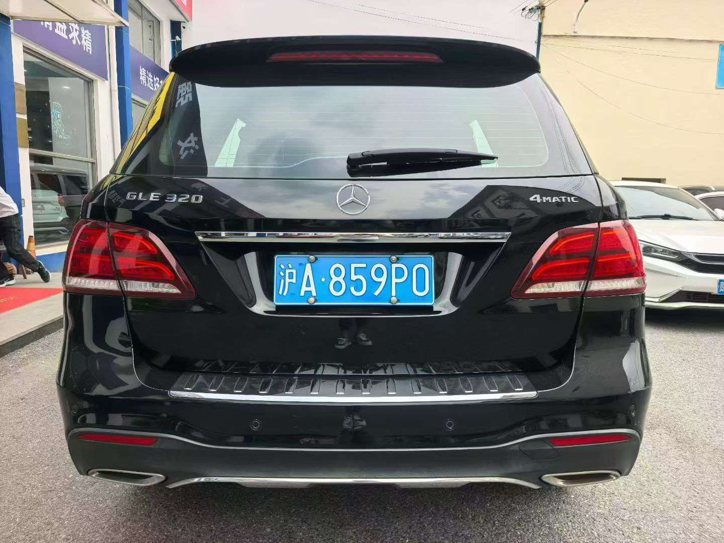 Mercedes-Benz GLE 8