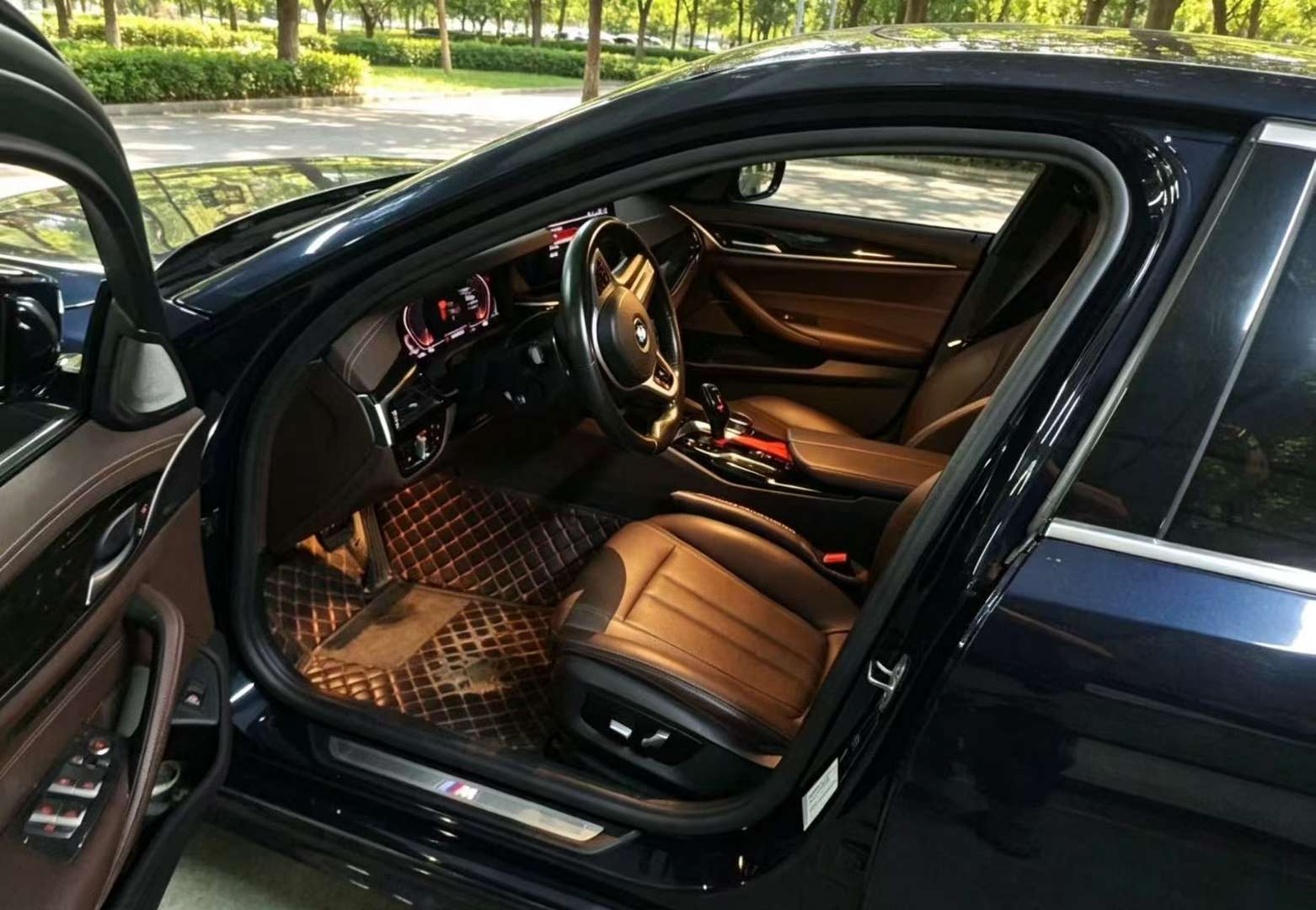 BMW 5 Series 525Li 2.0T M Sport Package 6
