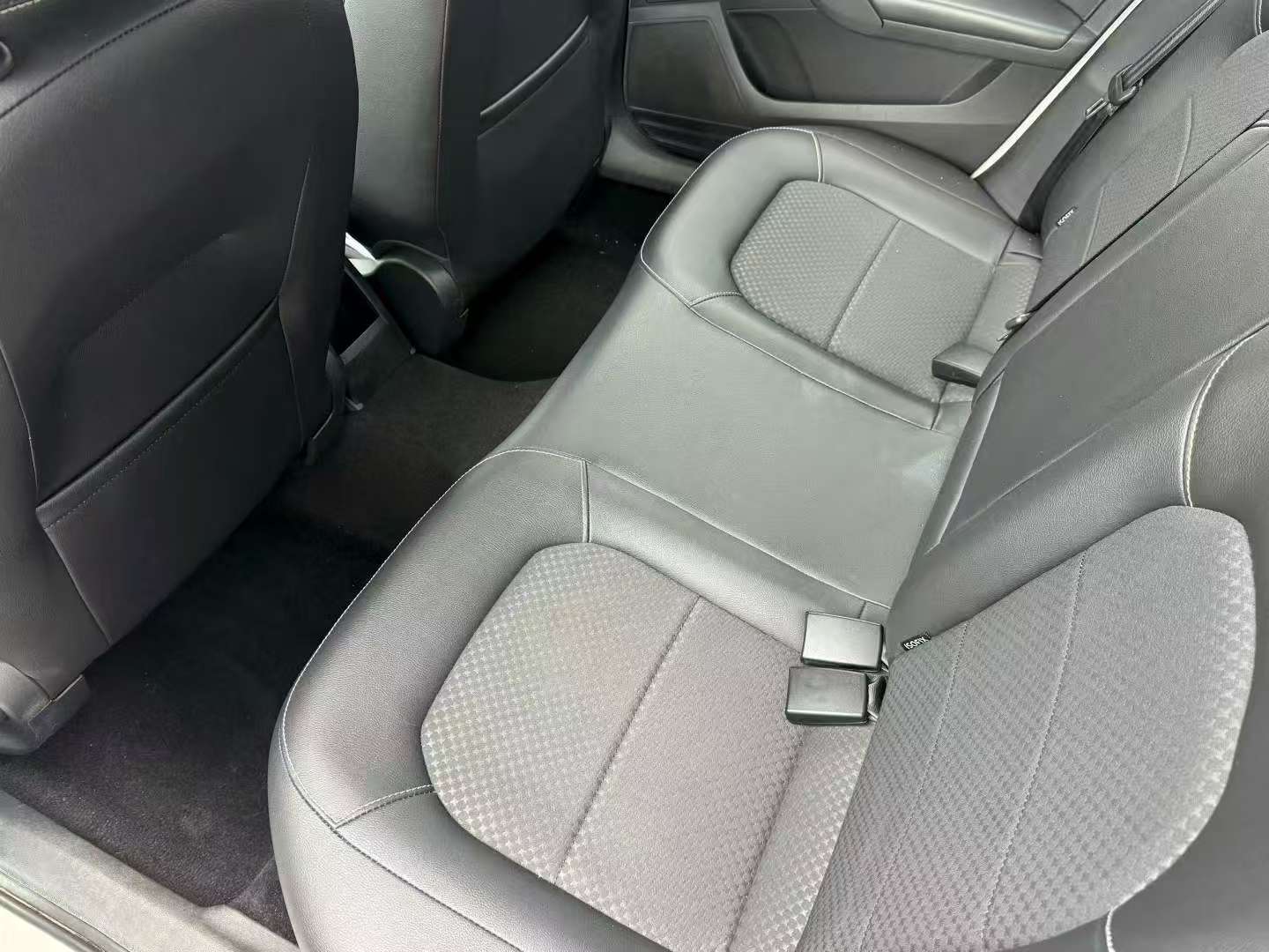 Volkswagen Jetta 1.6L Automatic Sunroof 6