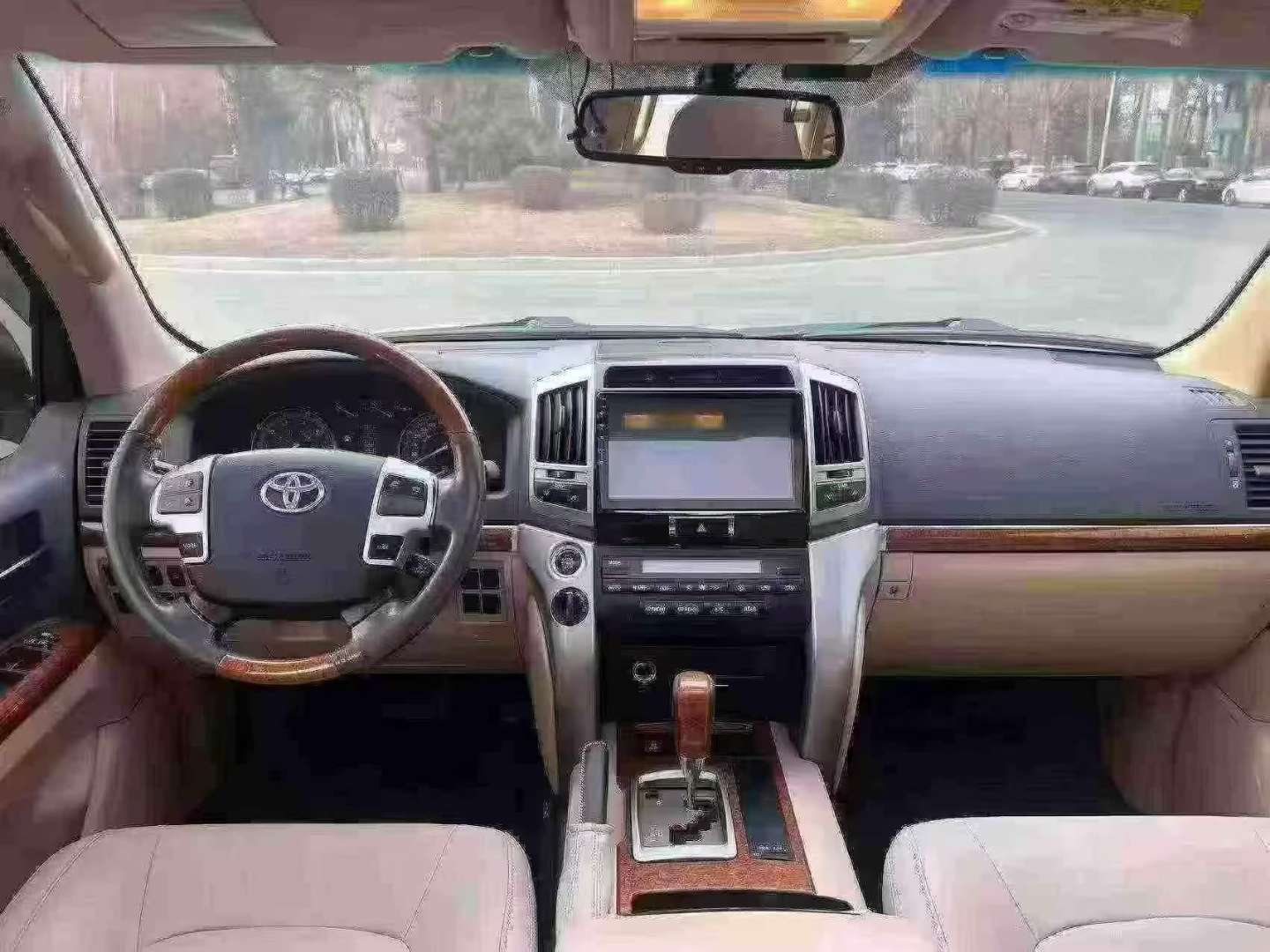 Toyota Land Cruiser 2015 Middle East Spec 8-Seater 8
