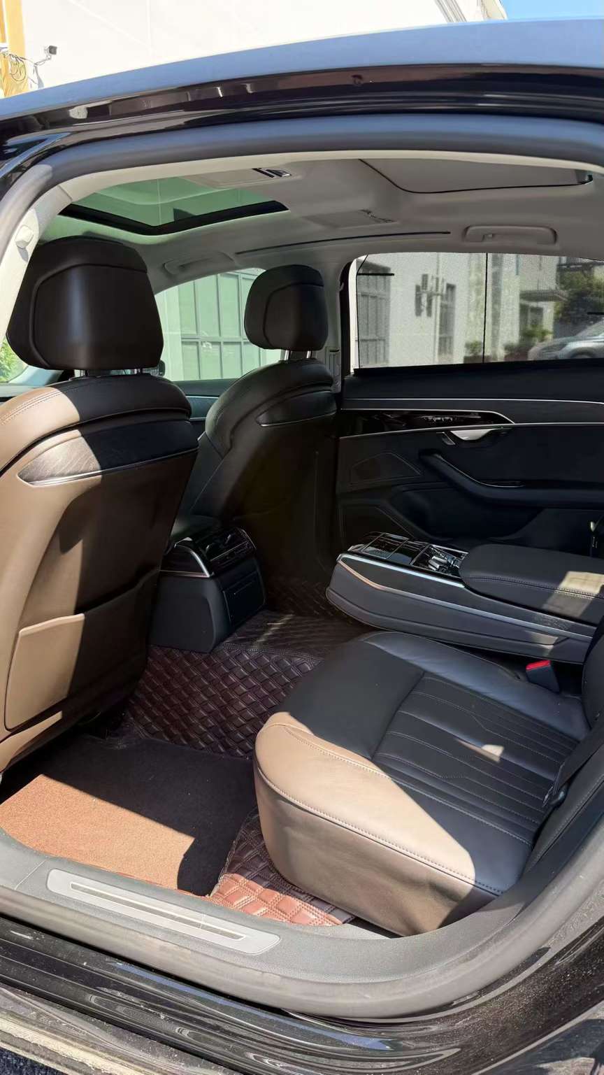 Audi A8L 2020 3.0T 50TFSI Quattro Comfort 5