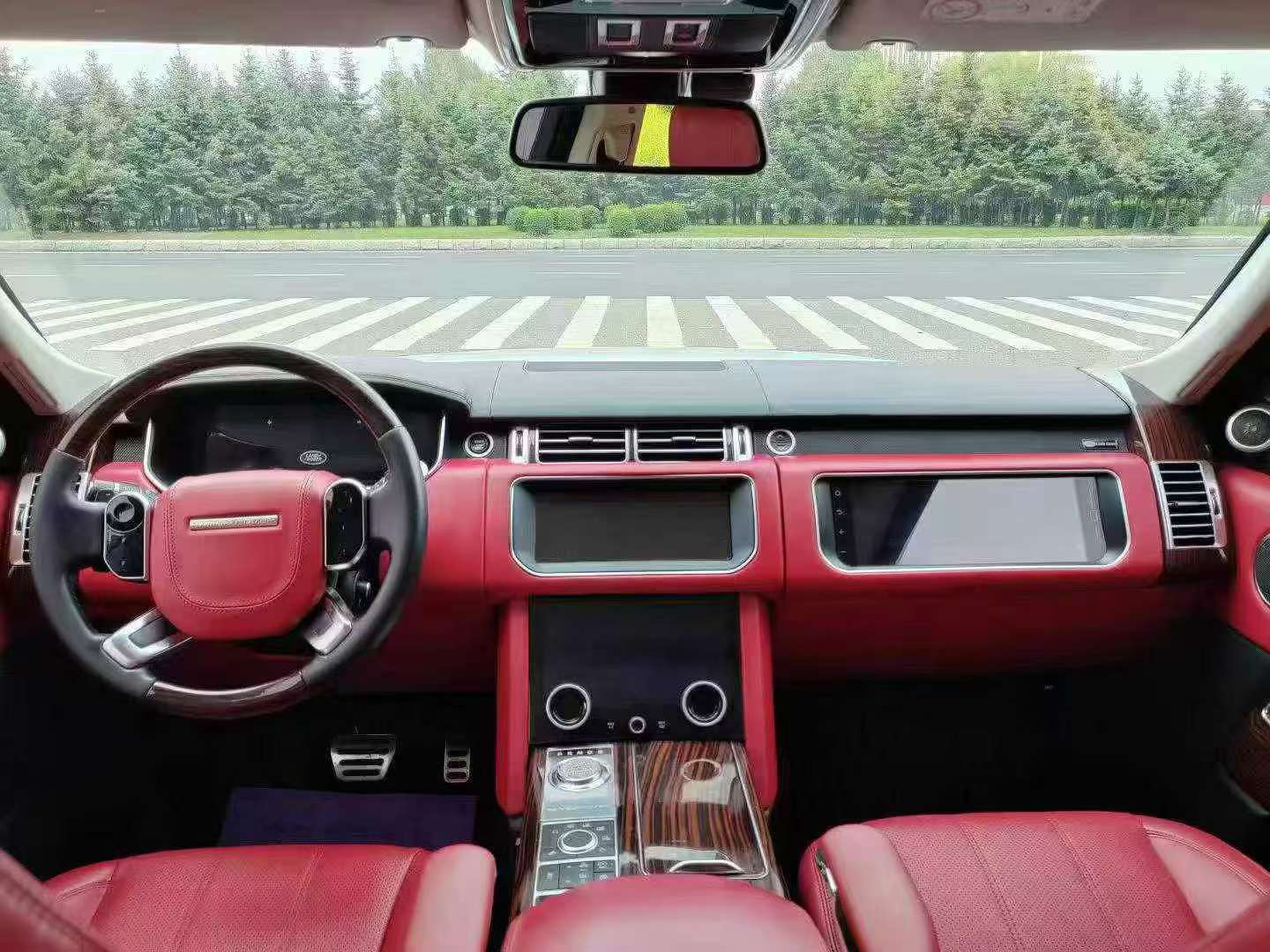 Land Rover Range Rover Vogue 6