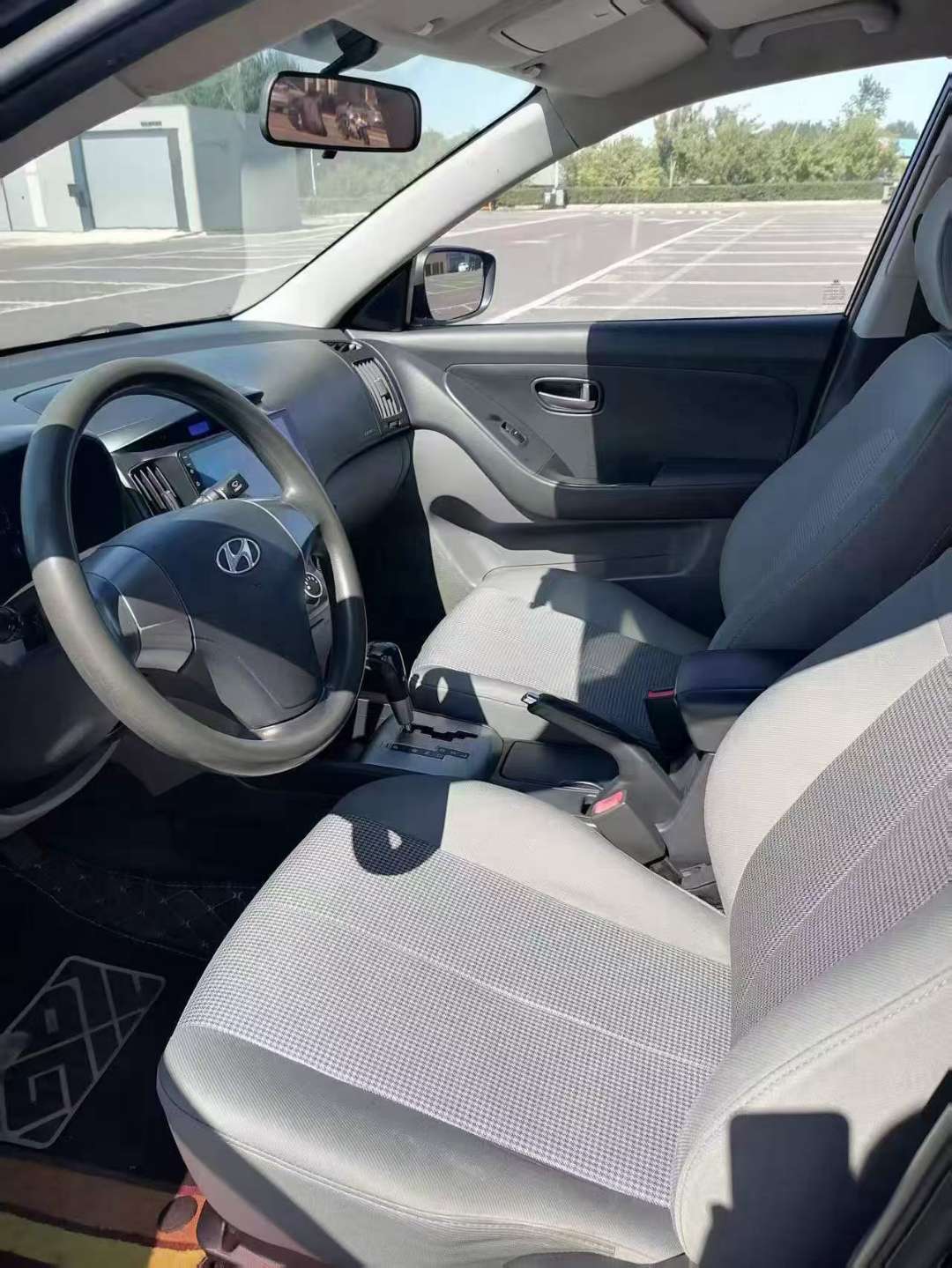 Hyundai Elantra 2011 1.6L Automatic 7