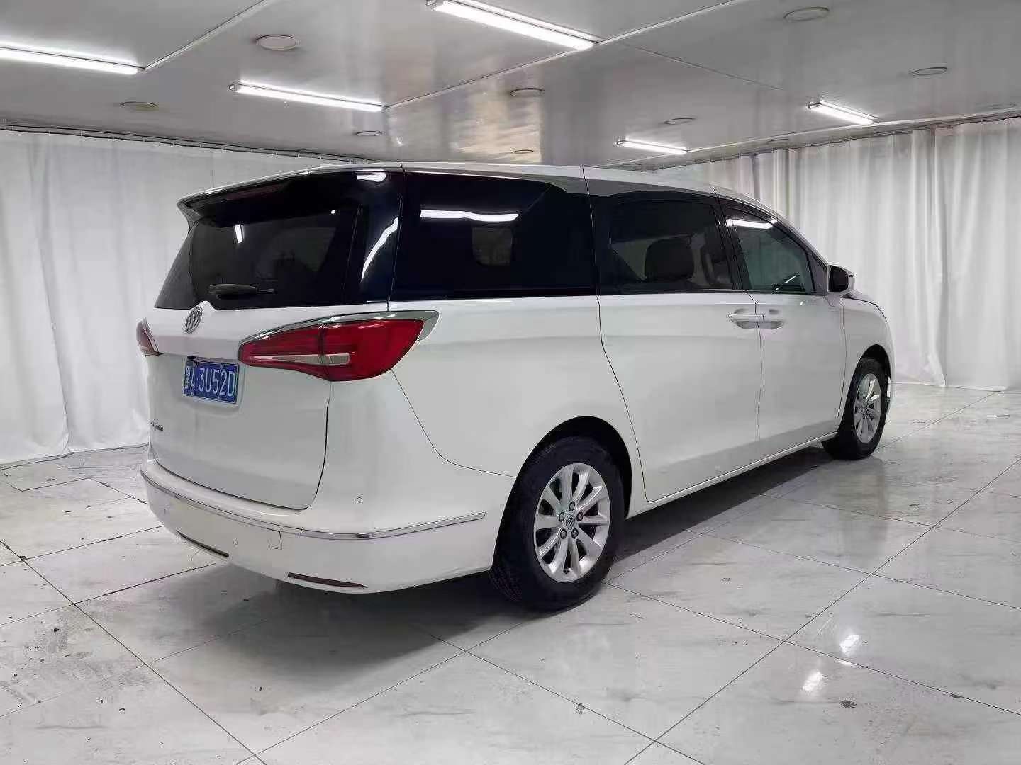 Buick GL8 ES 2.0T Automatic 4