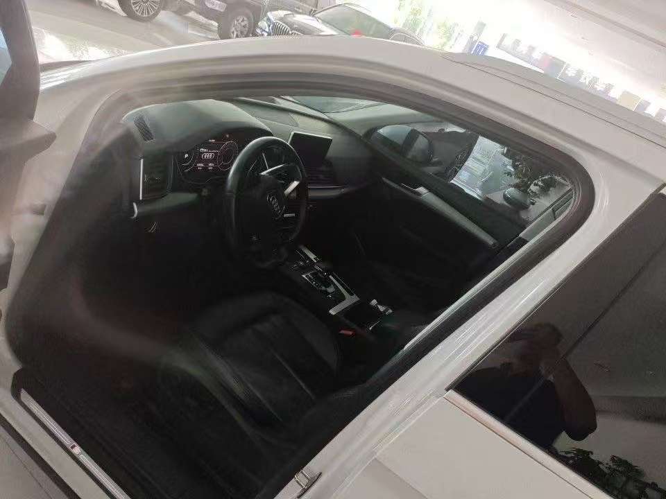 Audi Q5L 2.0TFSI 40TFSI Enjoy Fashion Trim 7