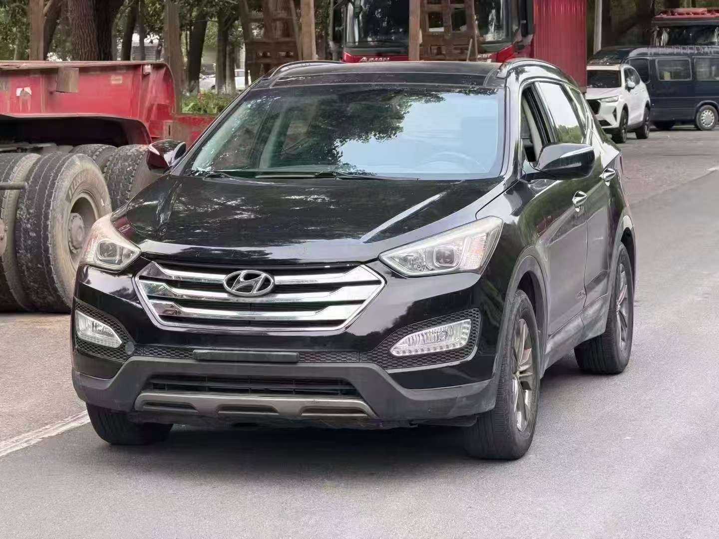 Hyundai Santa Fe 2013 2.4L Automatic Sunroof AWD 3