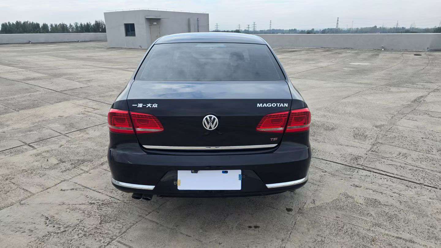 Volkswagen Magotan 8