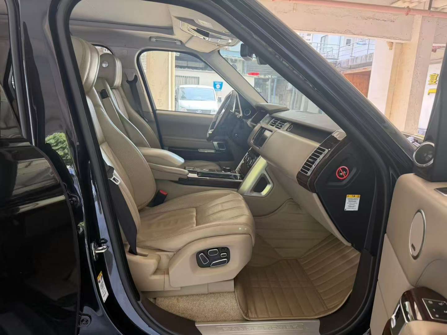 Land Rover Range Rover 5.0L V8 NA VOGUE SE Edition 6