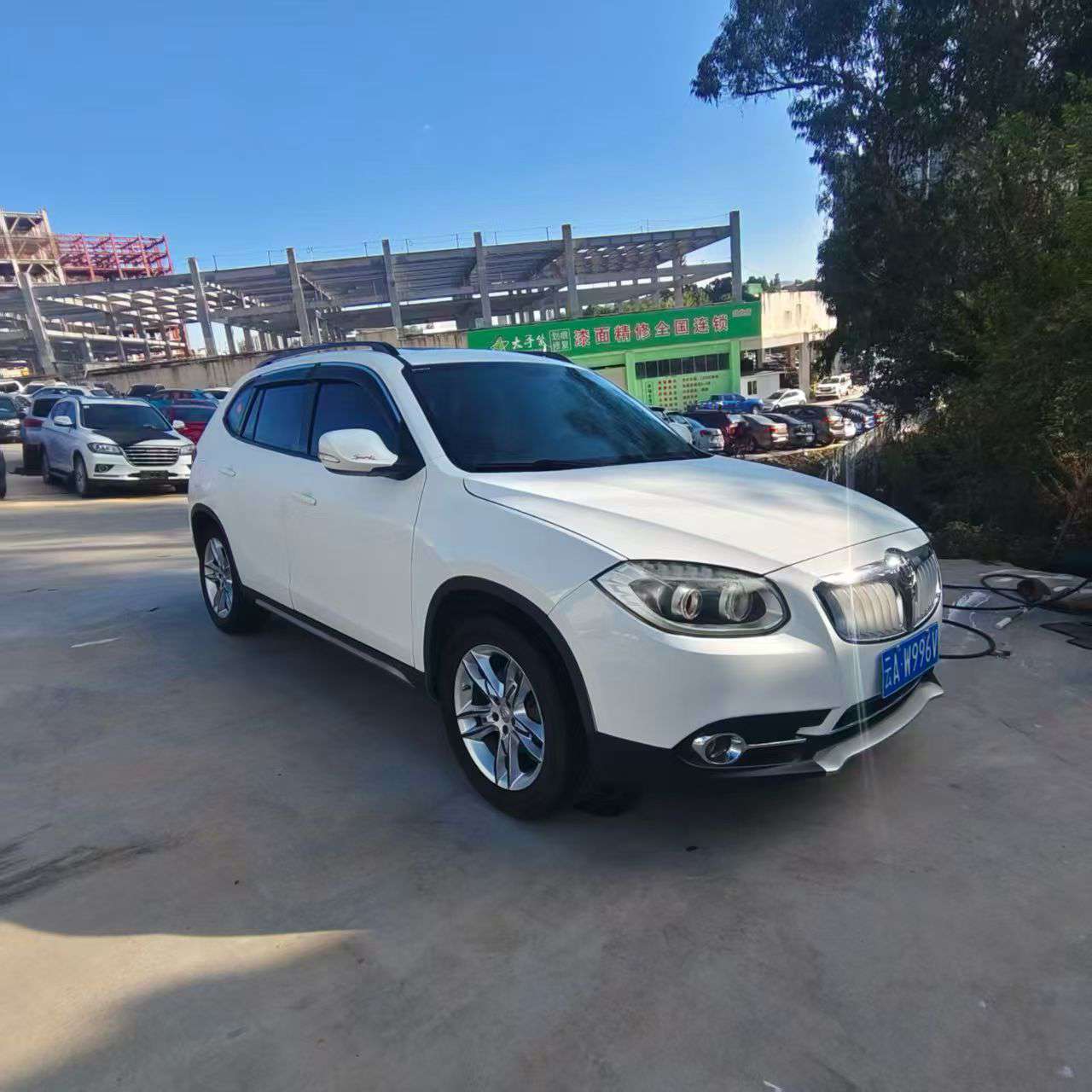 Brilliance V5 1.5T Automatic Luxury 3