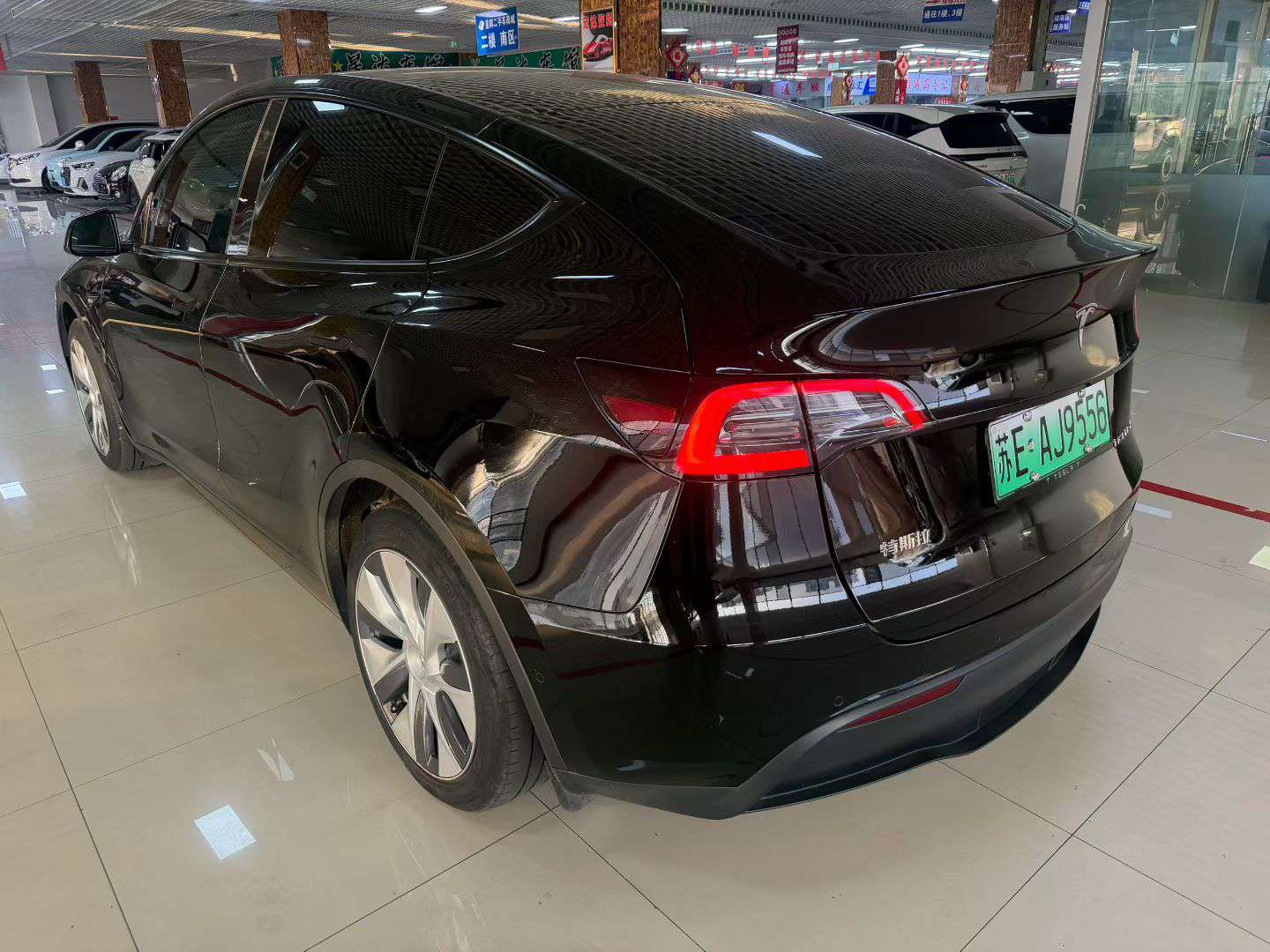 Tesla Model Y 7