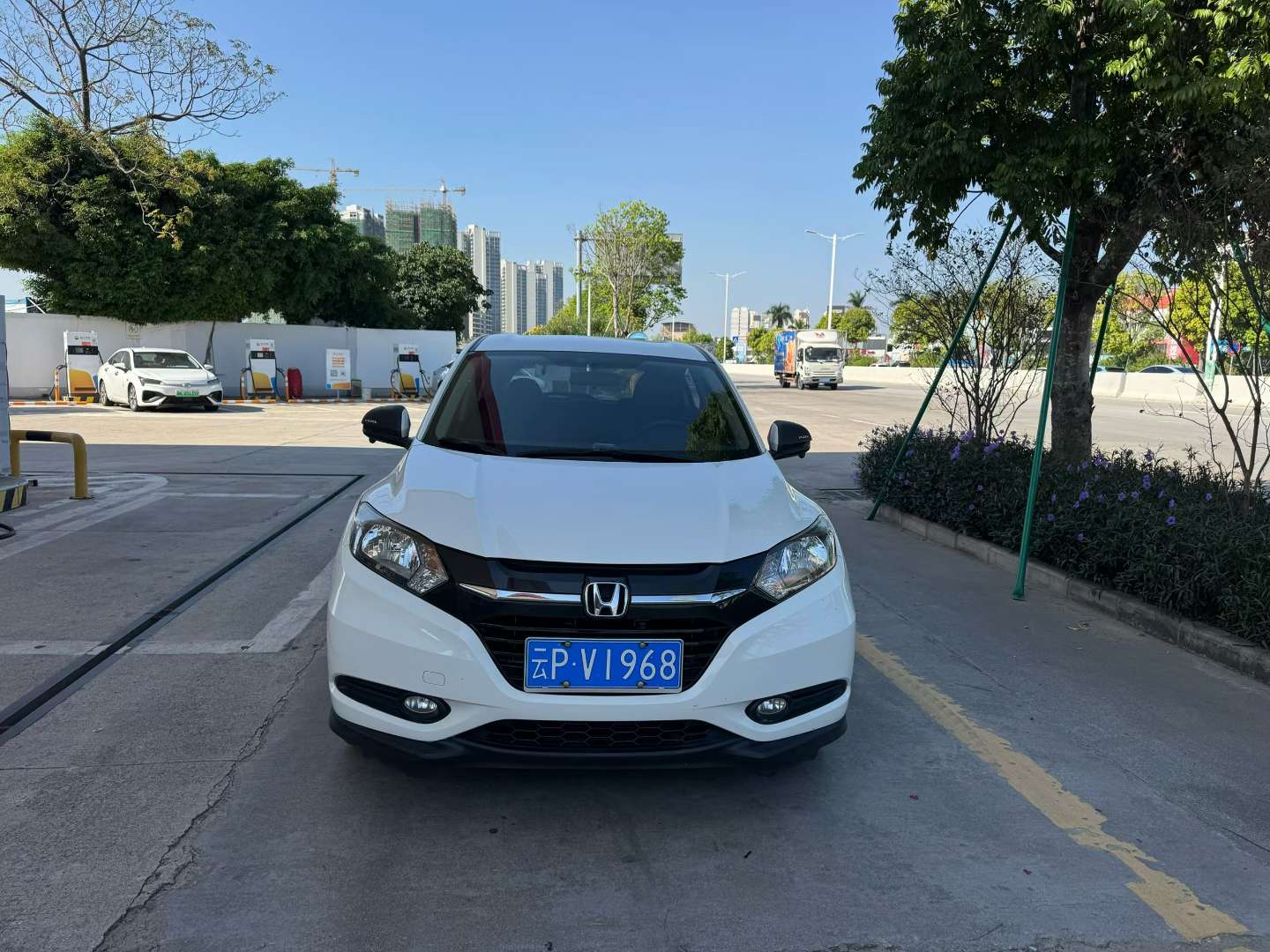 Honda Vezel 1.5L Automatic 2