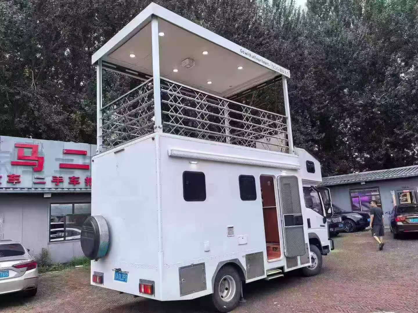 HOWO Large RV 2023 3.0L Diesel Automatic 8-Speed Transmission with Expansion 3