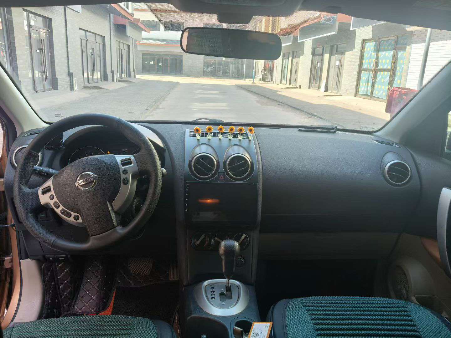 Nissan Qashqai 2.0L 9
