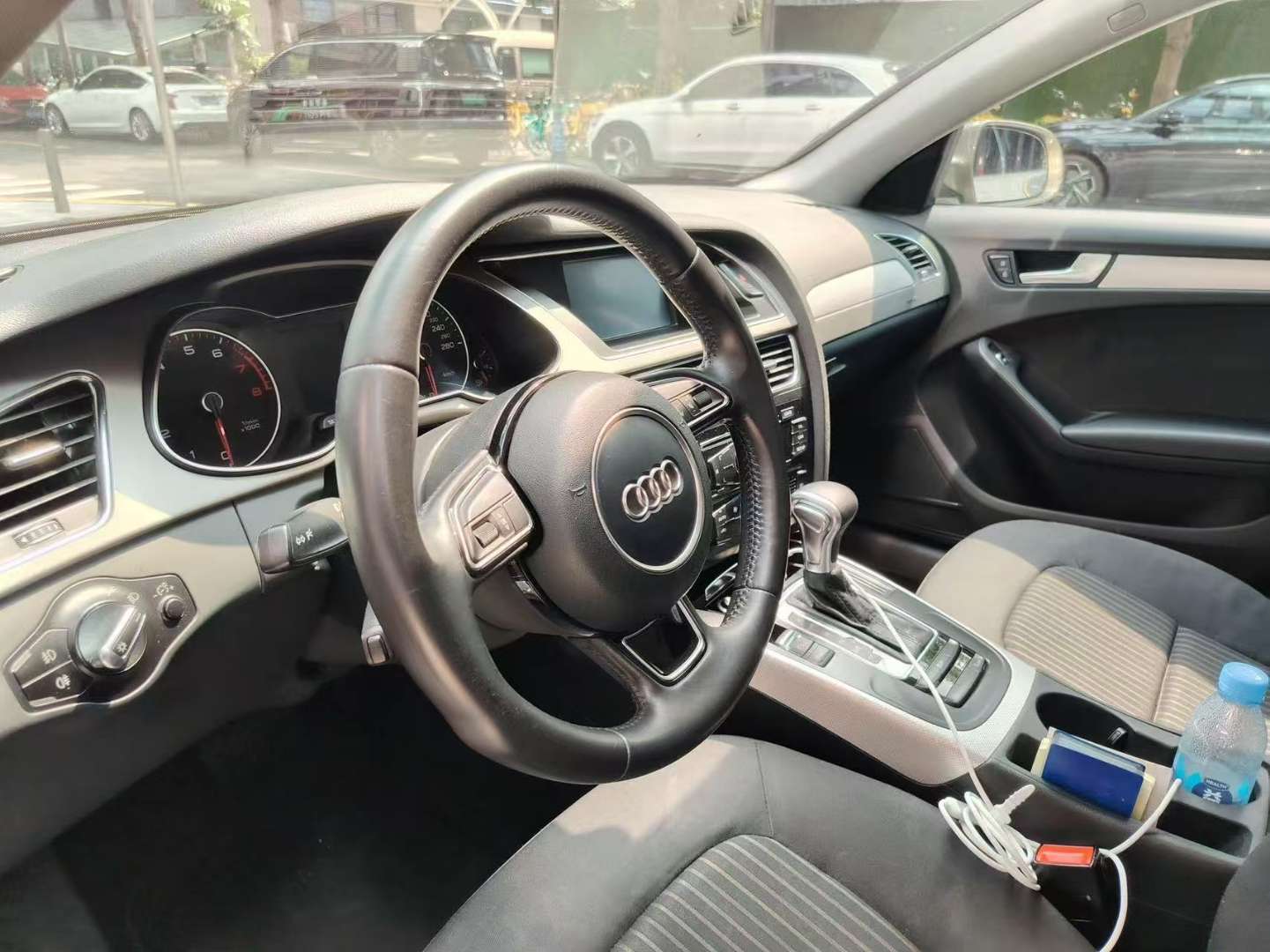 Audi A4L 2.0T Automatic Sunroof Standard Edition 7
