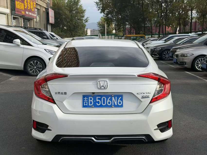 Honda Civic 2016 1.5T Luxury 3