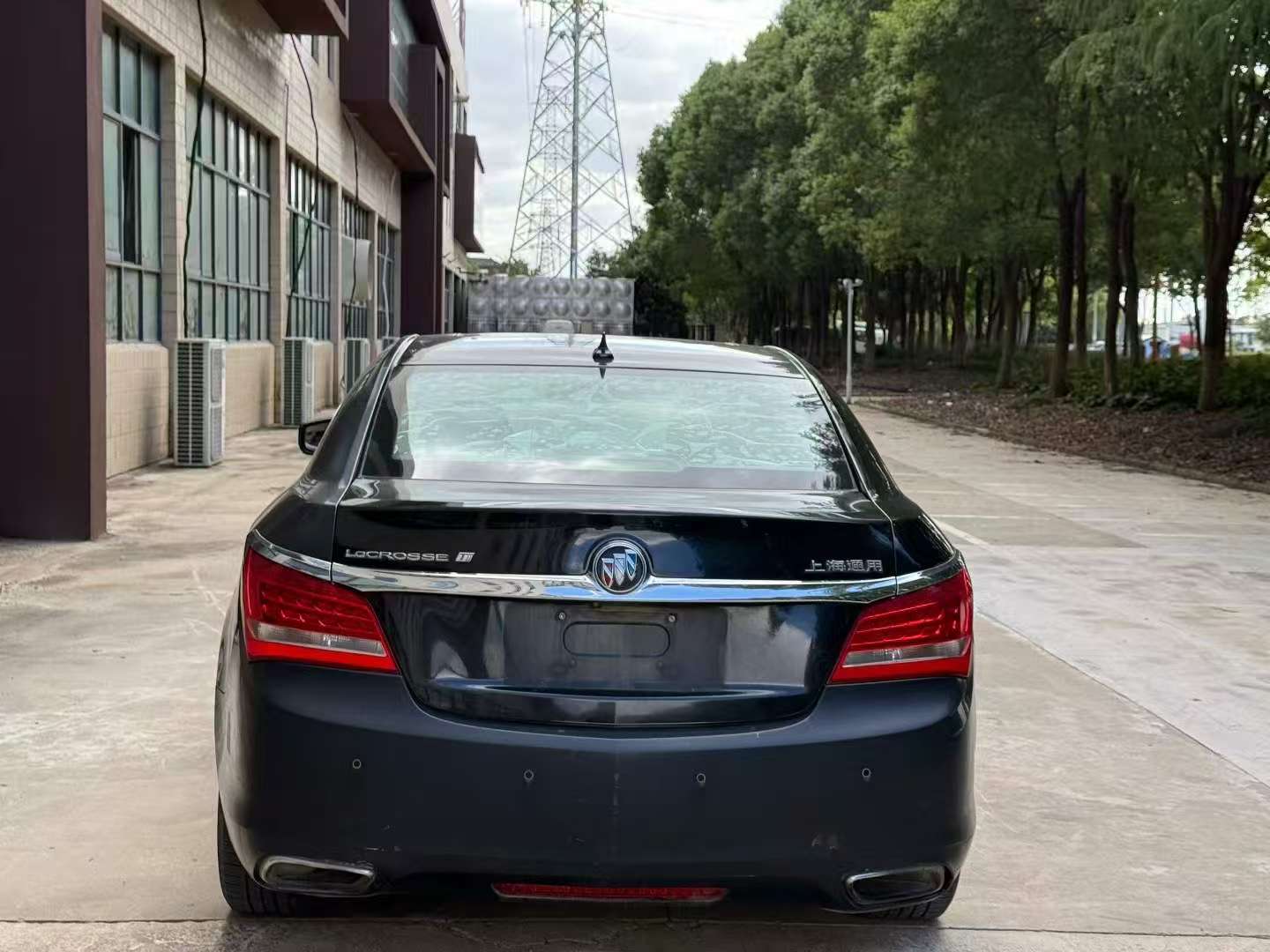 Buick LaCrosse 2.0T Automatic Sunroof 7