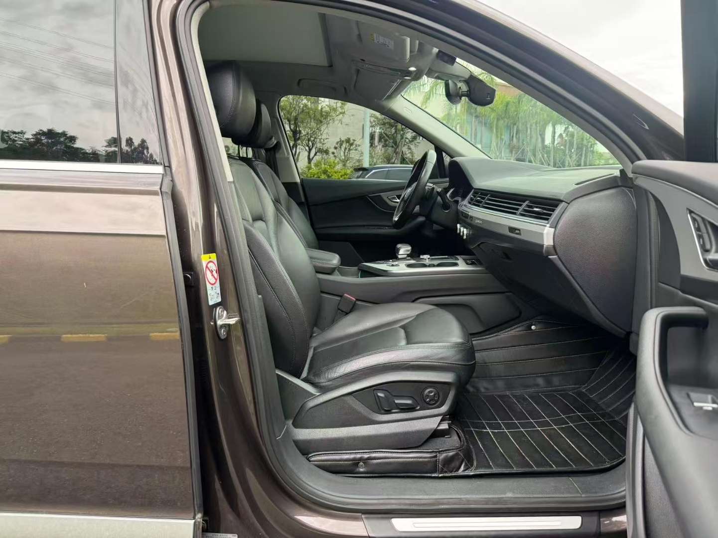 Audi Q7 3.0T Technology 6